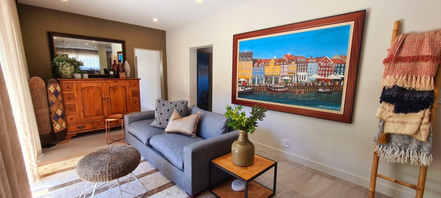 10 Bedroom Property for Sale in Bloubergstrand Western Cape